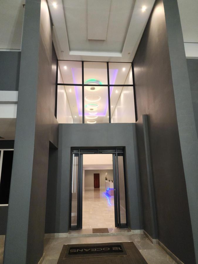 12 Oceans Hotel And Conference Centre Kingsborough Exterior foto